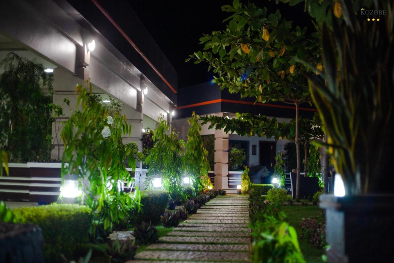 Ambilobe Kozobe Hotel מראה חיצוני תמונה